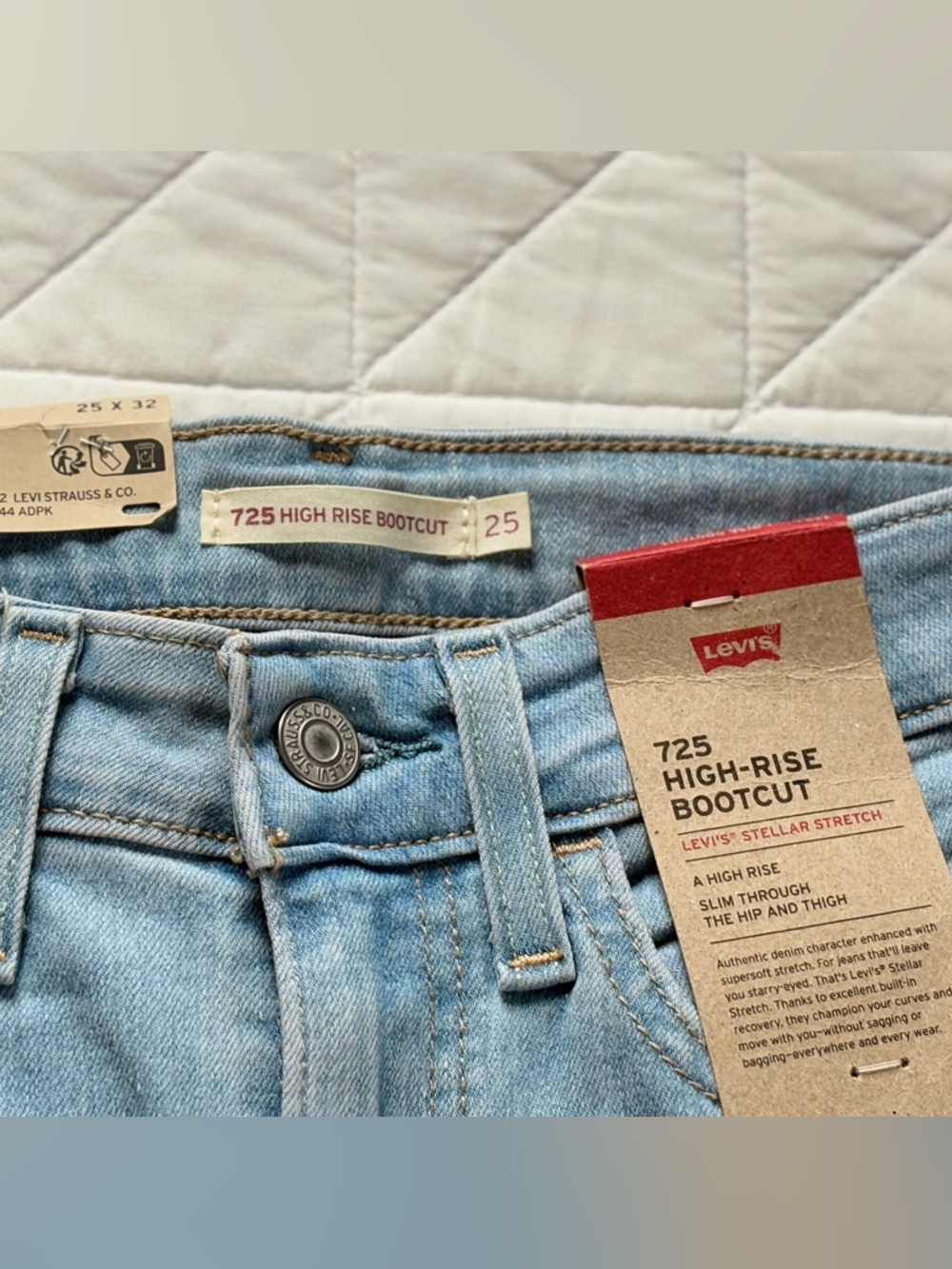 Levi's 725 High Rise Bootcut Jeans Rhinestone Side Stripe NWT 25x32 - Picture 2 of 8